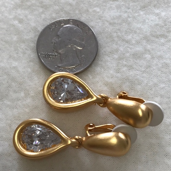 Anne Klein brushed gold tone earrings, clip ons, tear drop shaped center crystal - Picture 7 of 8